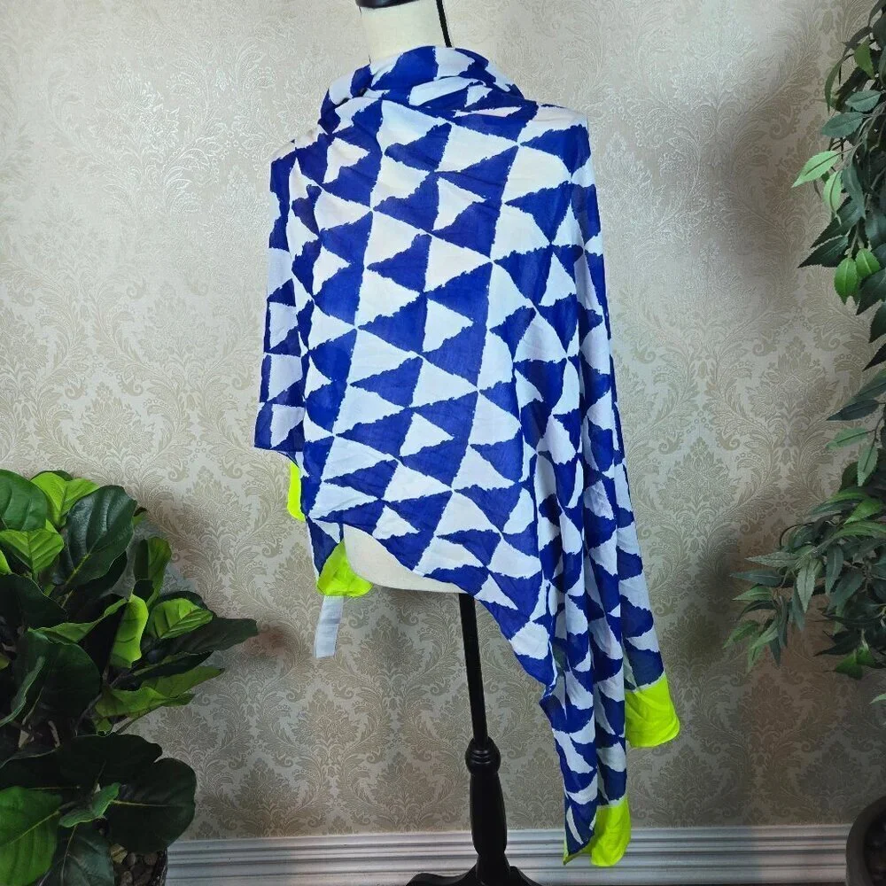 Hollister Irregular Oblong Scarf Blue & white Triangle Print Lime Green Edging